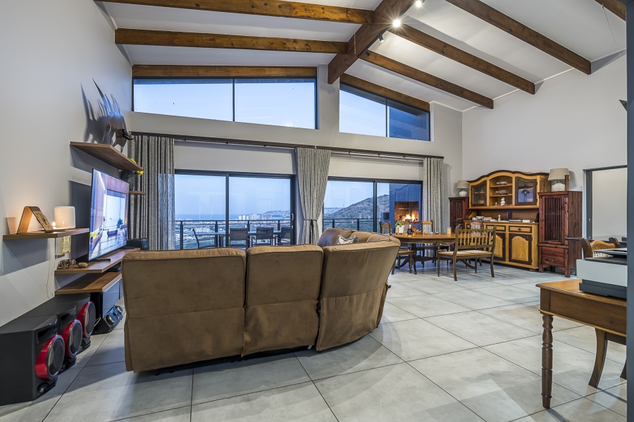 5 Bedroom Property for Sale in Island View Western Cape